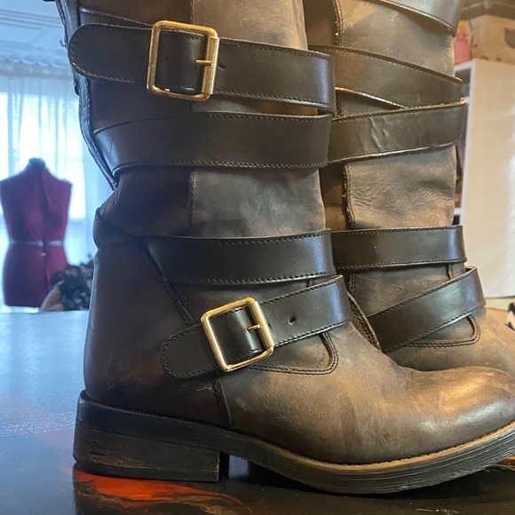 Steve Madden Bryant cow hide riding leather boots. 8.5 - Picture 4 of 11